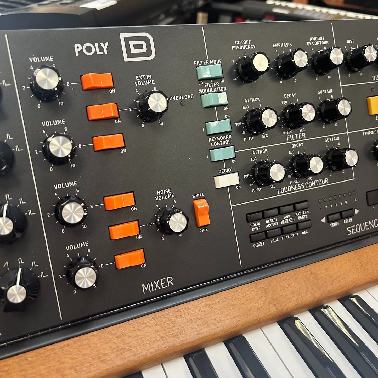 Behringer Poly D 4-Voice Polyphonic Synthesizer, Used