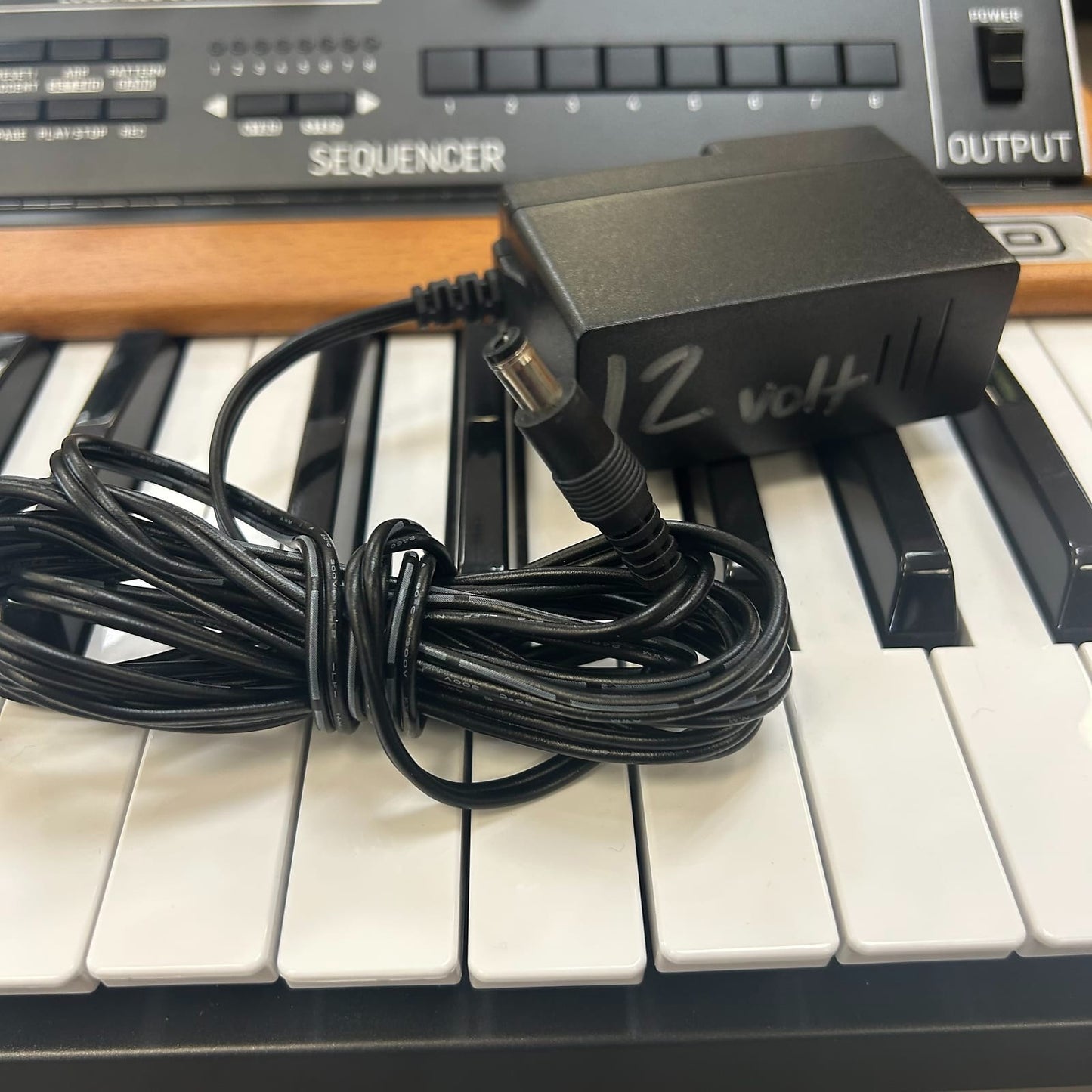 Behringer Poly D 4-Voice Polyphonic Synthesizer, Used
