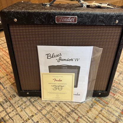 Fender Blues Junior IV 30th Anniversary 15-Watt 1x12" Guitar Combo - Black Western