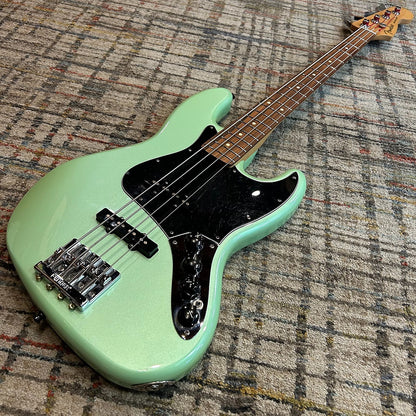 Fender Deluxe Active Jazz Bass with Precision Neck & Pau Ferro Fretboard, Used - Surf Pearl