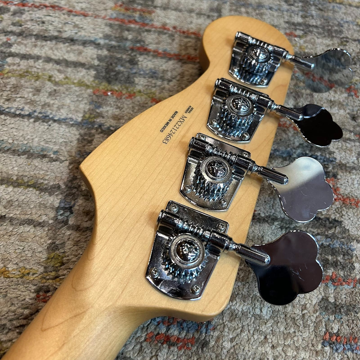 Fender Deluxe Active Jazz Bass with Precision Neck & Pau Ferro Fretboard, Used - Surf Pearl