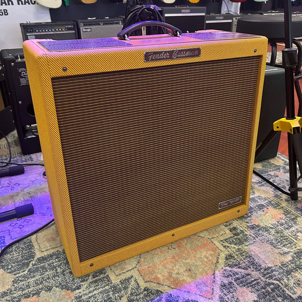 Fender Tone Master ’59 Bassman 2-Channel 200-Watt 4x10 Guitar Combo Amplifier – Lacquered Tweed