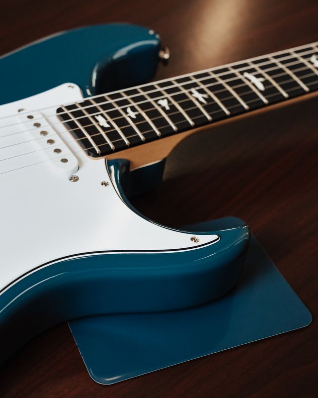 PRS Silver Sky Defender Limited Edition 2026 – Arles Blue w/ Hardshell Case