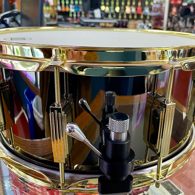 WFLIII Drums 1926 BNOB 6.5"x14" - Black Nickel w/ Brass Harware