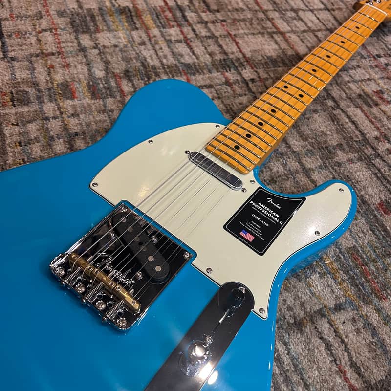Fender American Professional II Telecaster MN w/ Case - Miami Blue