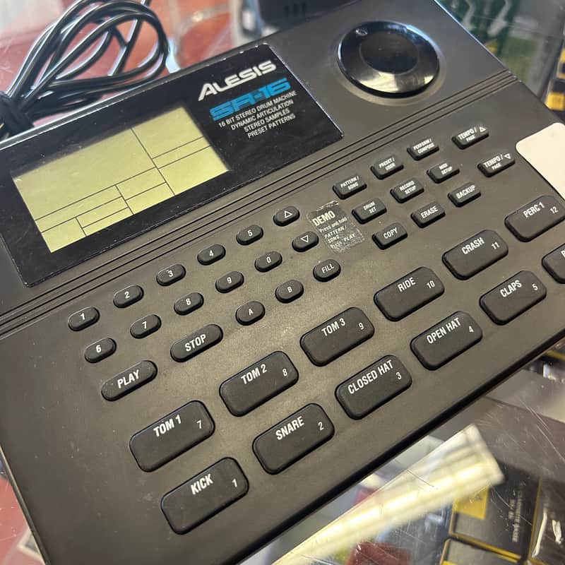 USED Alesis SR-16 Drum Machine w/ Power Supply
