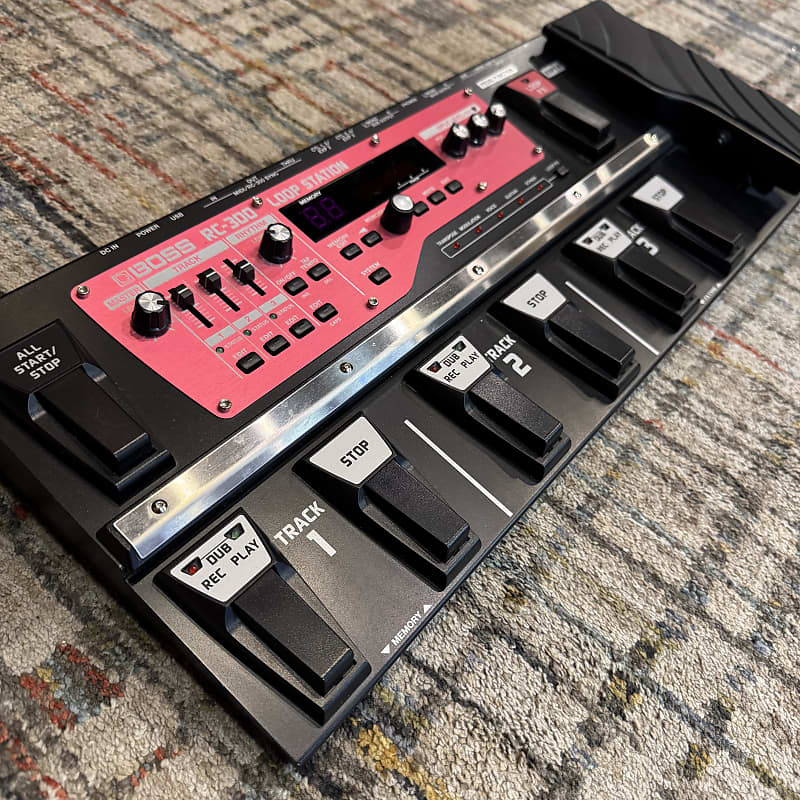 USED Boss RC-300 Loop Station w/ Bag