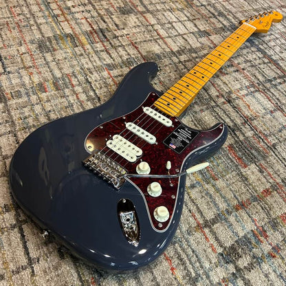 Fender American Professional Classic Stratocaster HSS w/ Deluxe Gig Bag - Faded Black