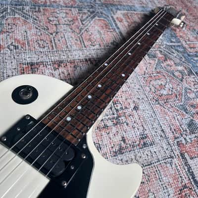 USED Epiphone Les Paul Studio W/ Gigbag - Alpine White