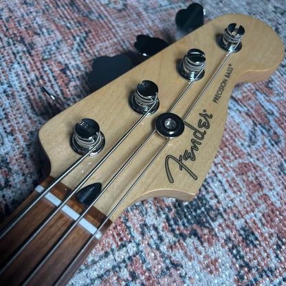 USED Fender Player Precision Bass w/ Pau Ferro Fretboard 2021 Silver