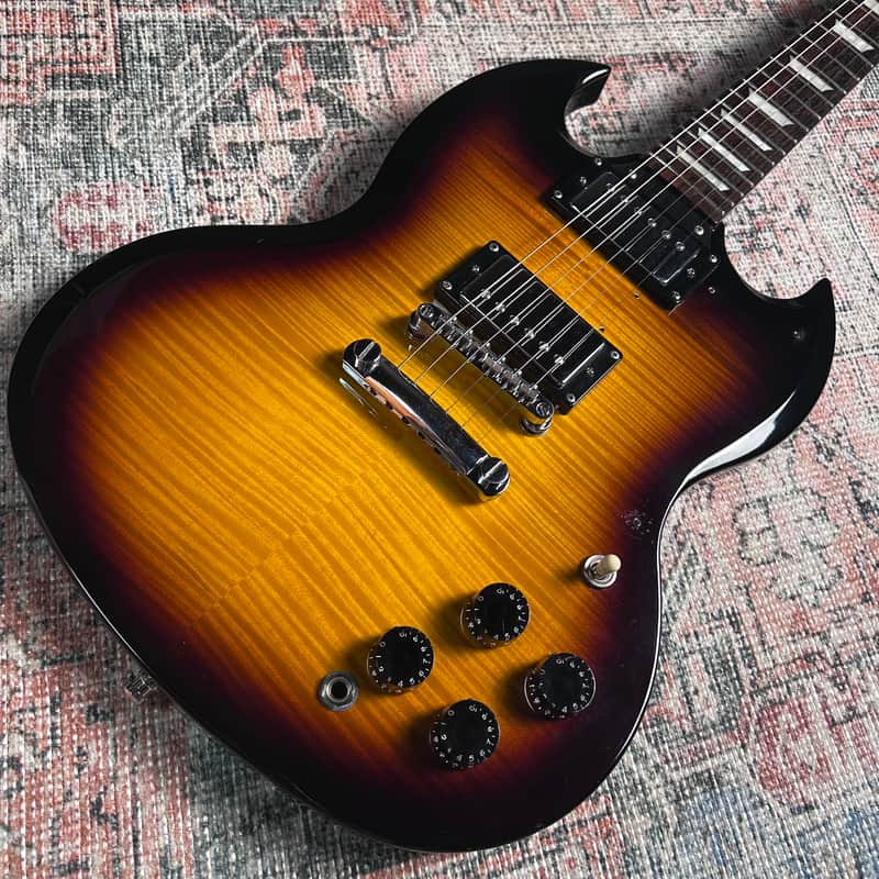 USED Epiphone G-400 Deluxe w/ Case - Vintage Sunburst