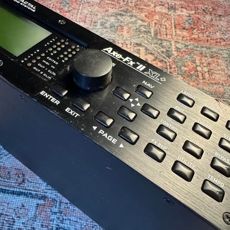 USED Fractal Audio Axe-FX II XL+ Rackmount Preamp & Effects Processor – Black