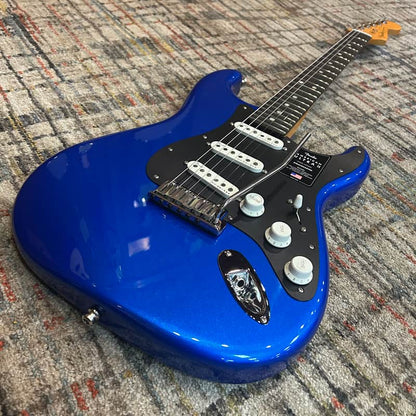 Fender American Ultra II Stratocaster w/ Molded Case - Noble Blue