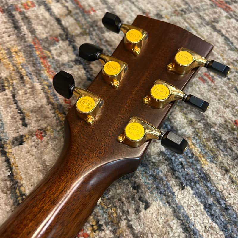 USED Goodall WJC Custom Acoustic Guitar (Made in Hawaii) w/ Case - Natural Gloss