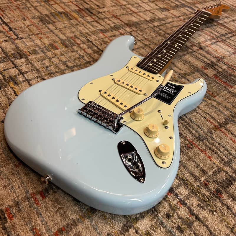 Fender Player II LTD Stratocaster W/ Roasted Maple Neck/Rosewood Fingerboard - Sonic Blue