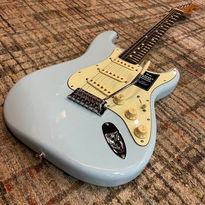 Fender Player II LTD Stratocaster W/ Roasted Maple Neck/Rosewood Fingerboard - Sonic Blue