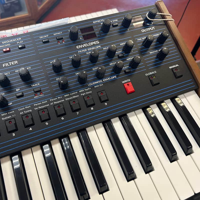 USED Dave Smith Instruments OB-6 49-Key 6-voice Polyphonic Synthesizer