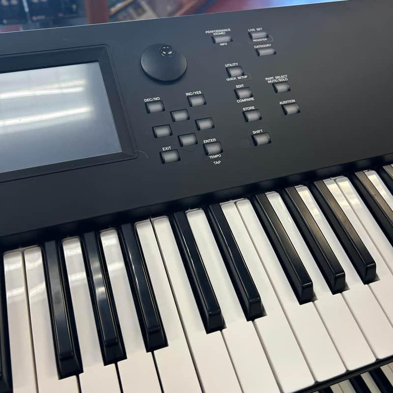USED Yamaha MODX7 Synthesizer