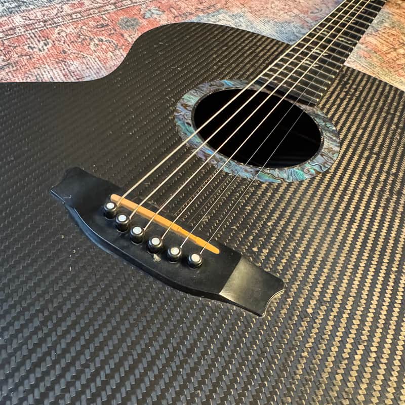 RainSong BI-JM1000N2 Black Ice Jumbo Carbon Fiber Acoustic-Electric Guitar – Black (Used)