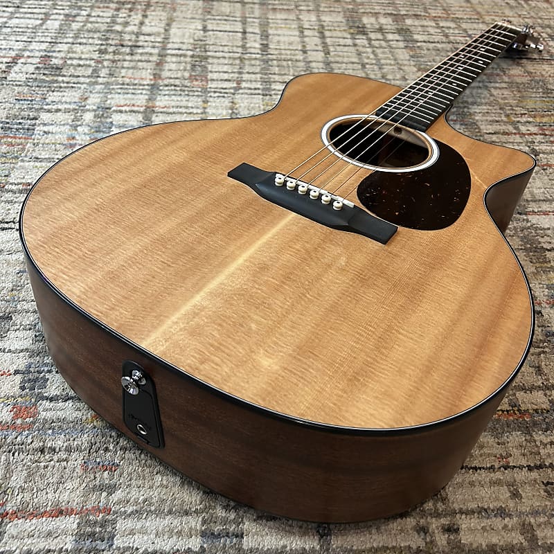 USED Martin Road Series GPC-11E w/ Soft Case - Natural