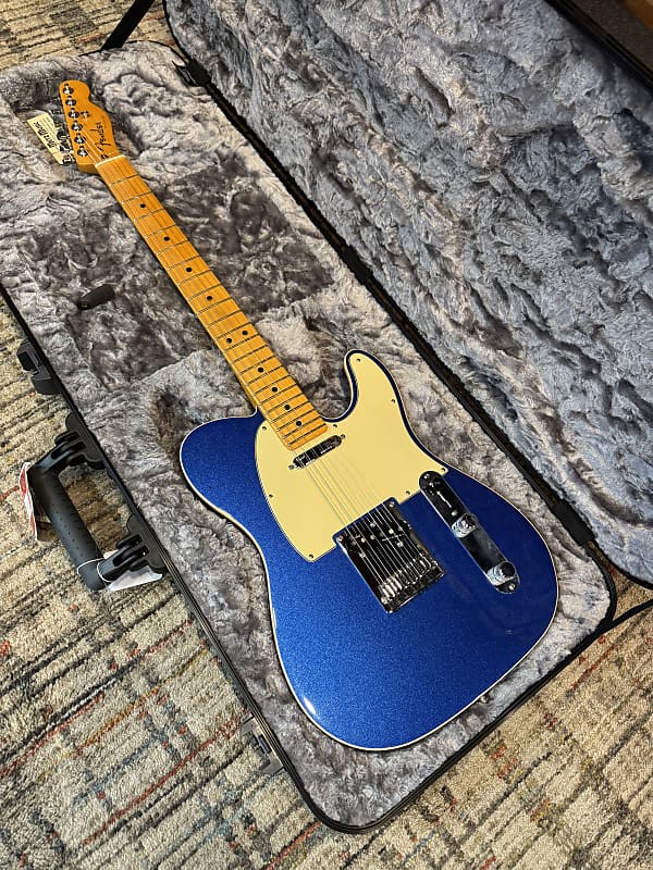 USED Fender American Ultra Telecaster - Cobra Blue