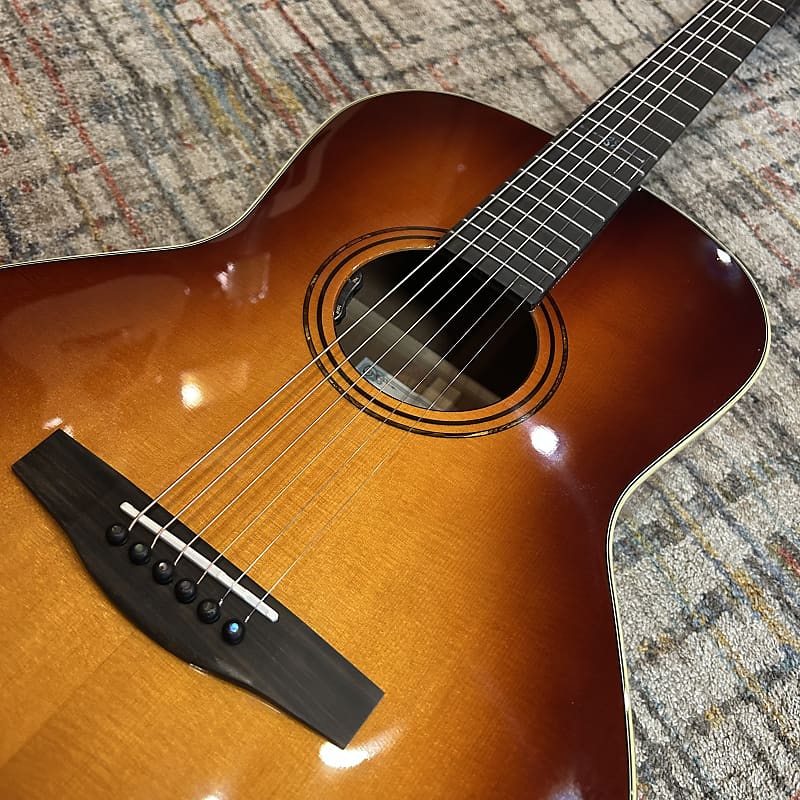 Alvarez LT60e Laureate Series 000-12 Fret Acoustic w/ FlexiCase - Sunset