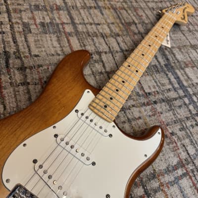 USED Fender FSR American Special Hand-Stained Stratocaster with Maple Fretboard - Satin Honey Burst