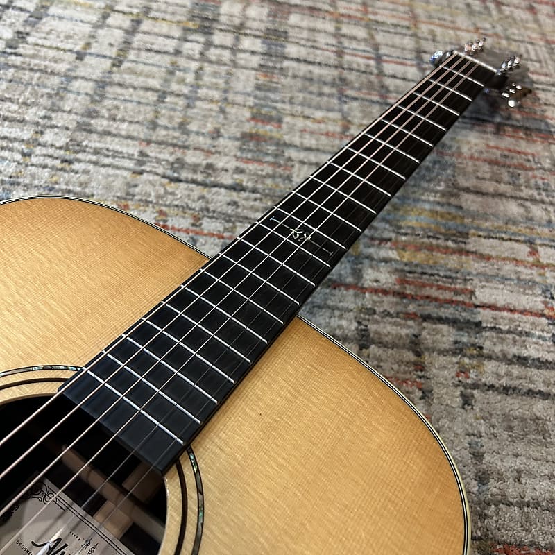 Alvarez LD70e Laureate Series Dreadnought w/ FlexiCase - Daybreak