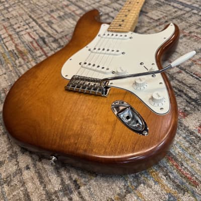 USED Fender FSR American Special Hand-Stained Stratocaster with Maple Fretboard - Satin Honey Burst