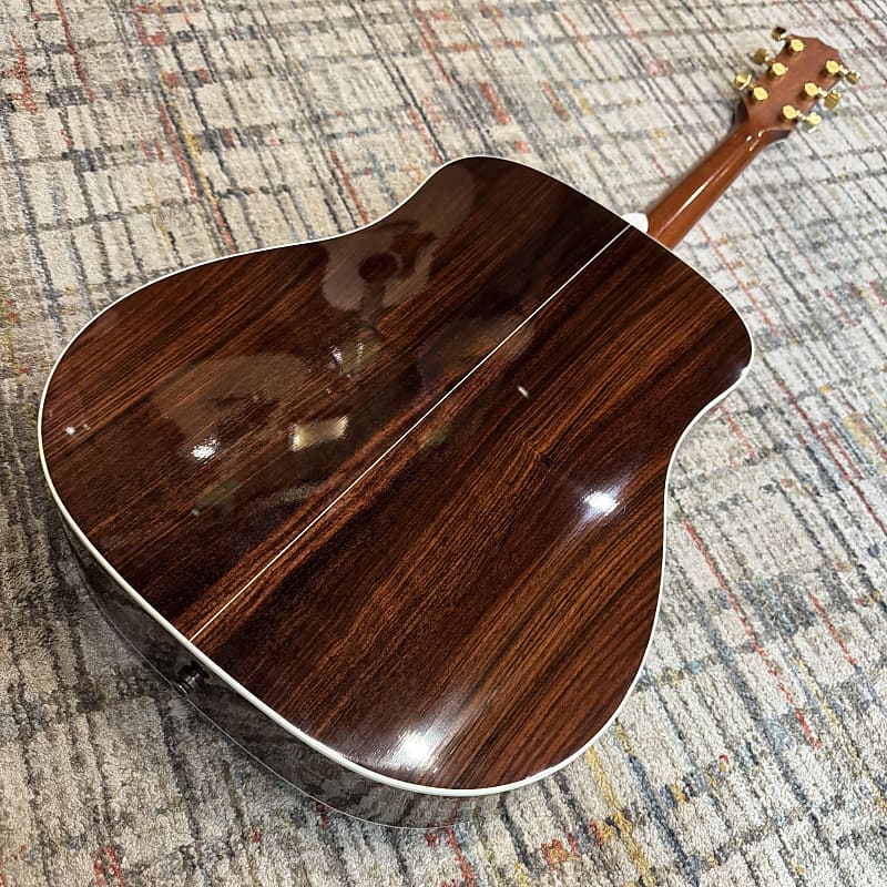 USED Taylor 810 (2003) w/ Case