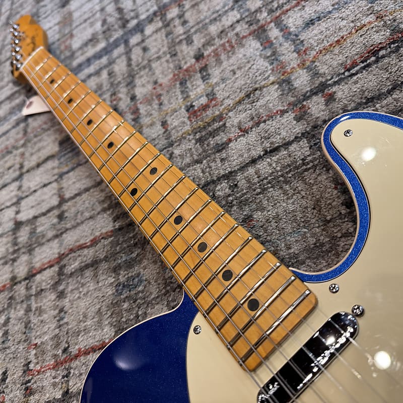 USED Fender American Ultra Telecaster - Cobra Blue