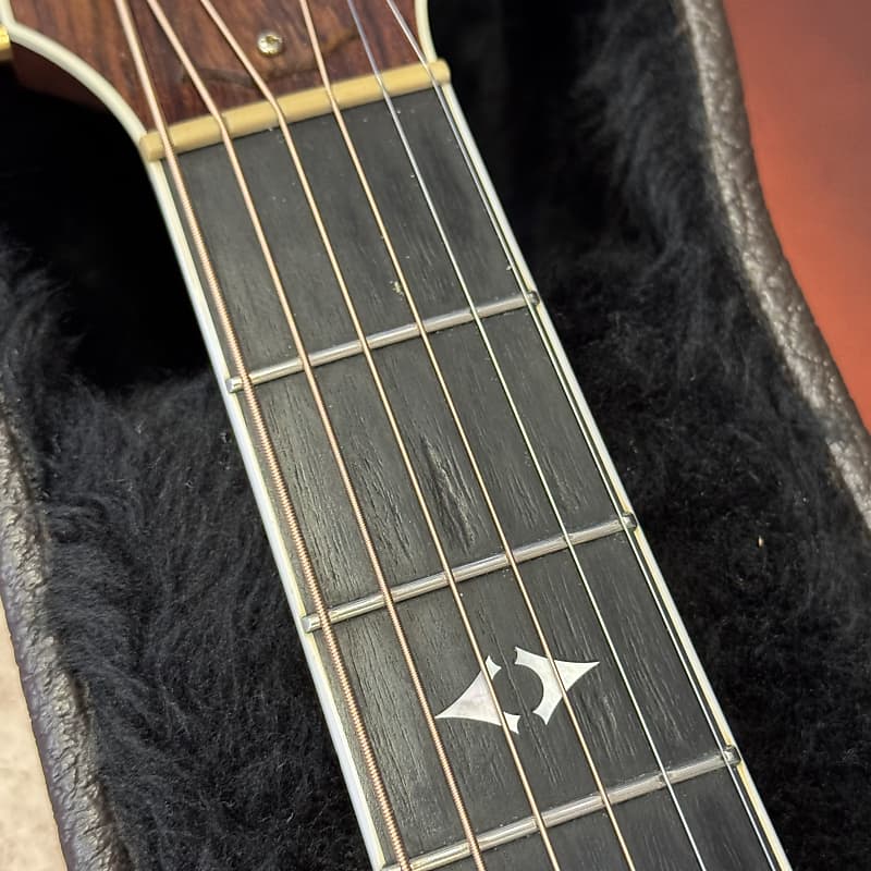 USED Taylor 810 (2003) w/ Case