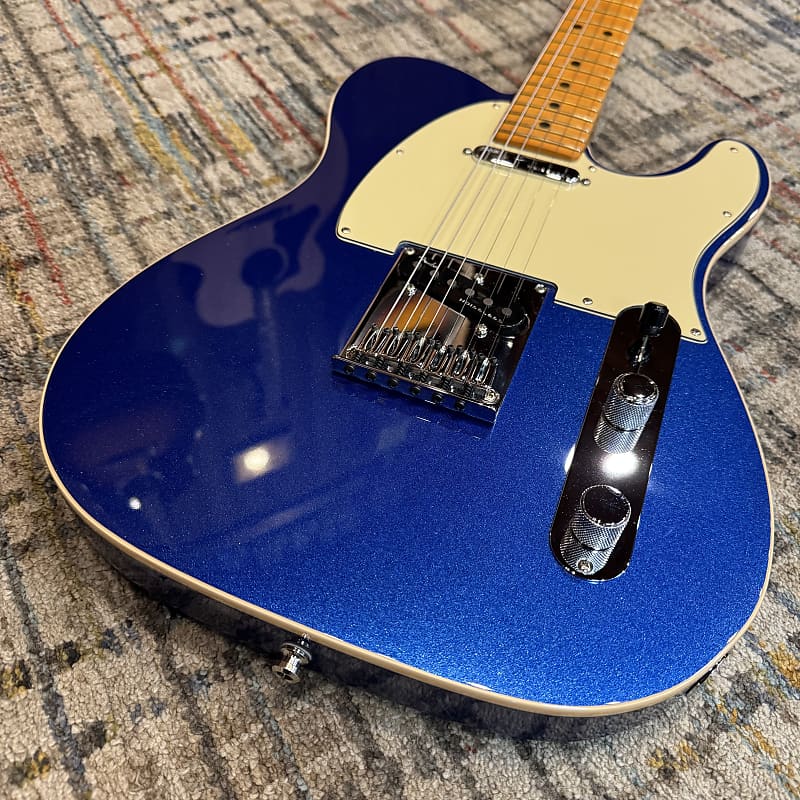 USED Fender American Ultra Telecaster - Cobra Blue