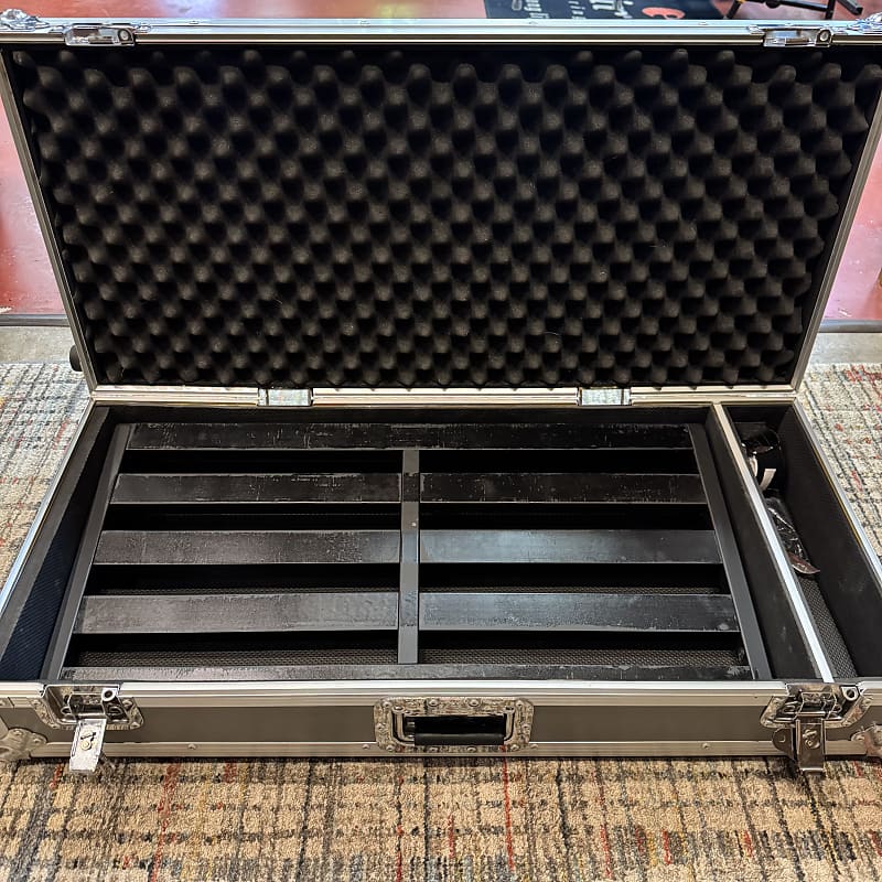 USED Pedaltrain Classic PRO with Wheeled Tour Case - Black