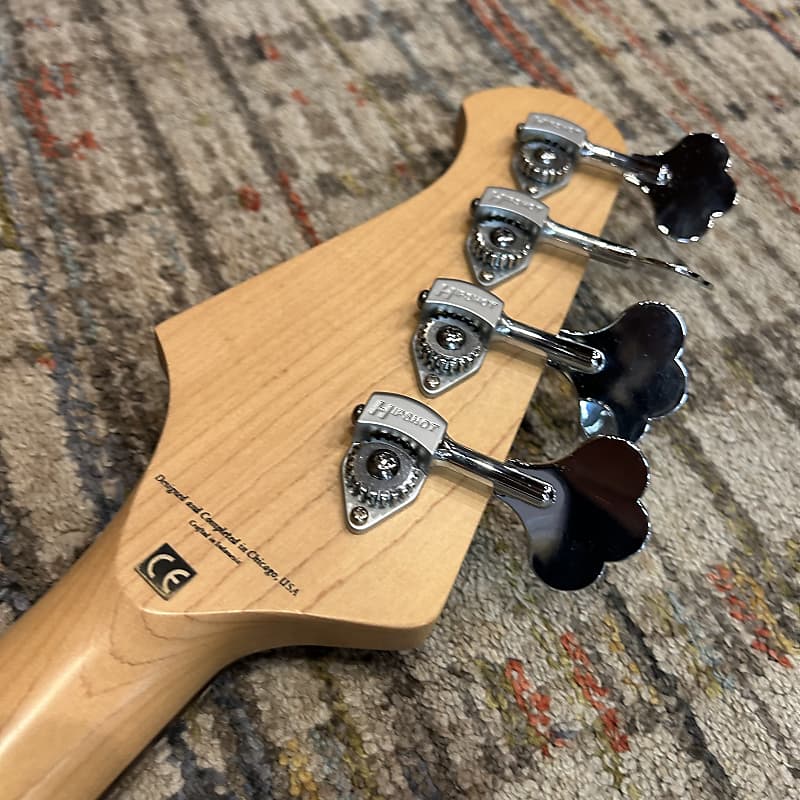 Used Lakland Skyline 44-02 Deluxe - 3 Tone Sunburst