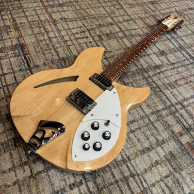 USED Rickenbacker 360 1990 - 2011 - Mapleglo