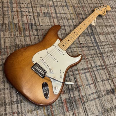 USED Fender FSR American Special Hand-Stained Stratocaster with Maple Fretboard - Satin Honey Burst