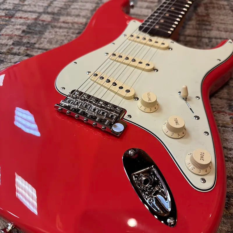 Fender DE LTD American Vintage II '61 Stratocaster w/ Case - Fiesta Red