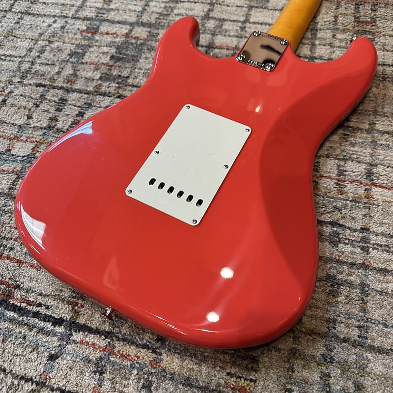 Fender DE LTD American Vintage II '61 Stratocaster w/ Case - Fiesta Red