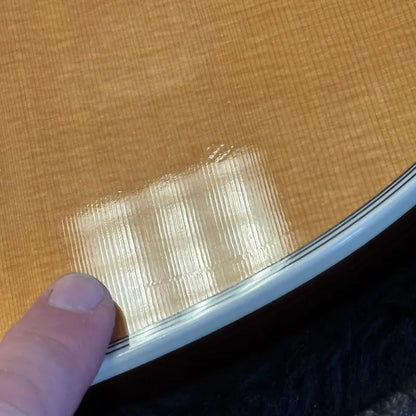 USED Taylor 810 (2003) w/ Case