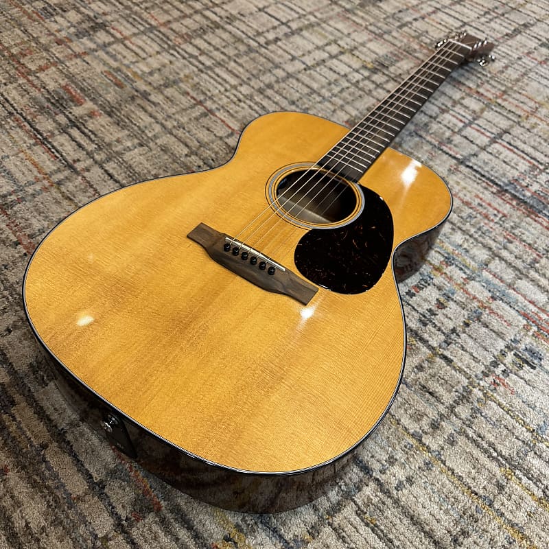 Martin Road Series 000E 14-Fret Retro Plus Mahogany - Natural w/ Soft Case