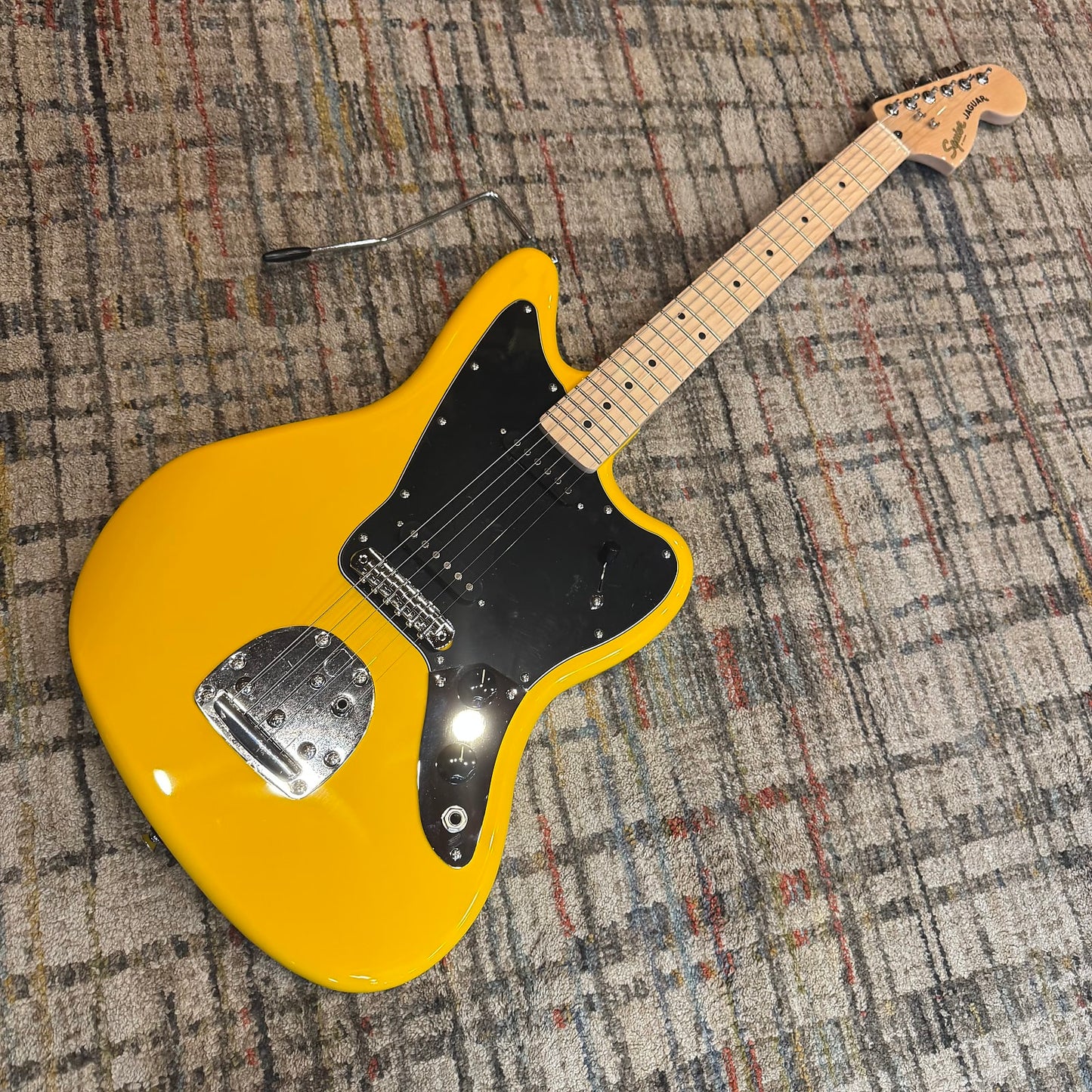 Squier FSR Affinity Jaguar  - Graffiti Yellow