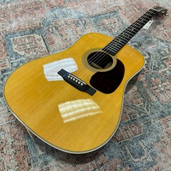 Martin Standard Series D-28, Natural